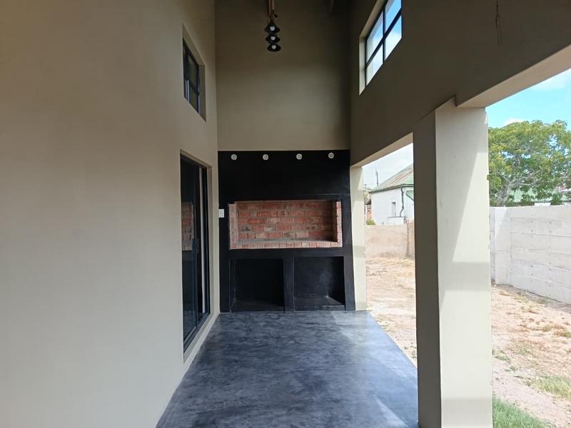 3 Bedroom Property for Sale in Albertinia Western Cape